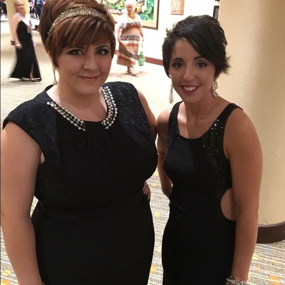 Black slim cut evening Gown - Picture 8 of 8